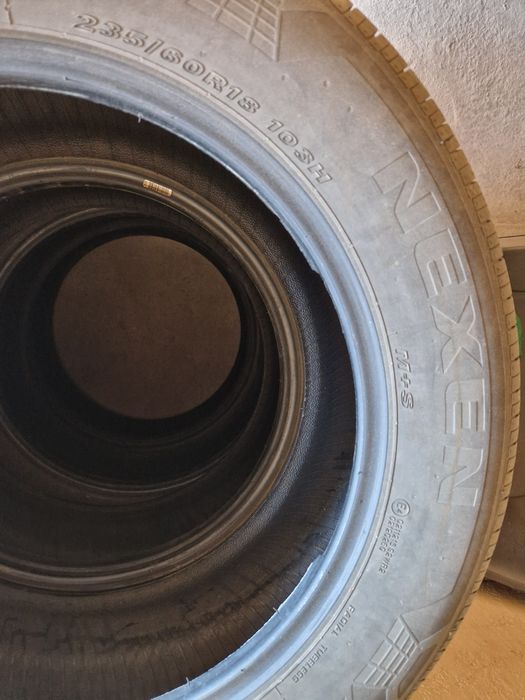 Продам комплект резины (шины)