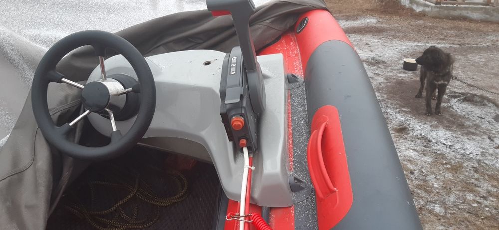 Лодка Скат 390 F