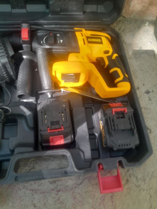 Перфаратор и балгарка Продам аккумуляторный набор инструментов DEWALT