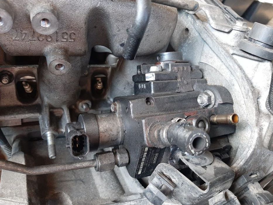 pompa inalta 1.9 d  fiat croma doblo bravo 2 stilo alfa romeo 147 159 opel zafira b  0445010150