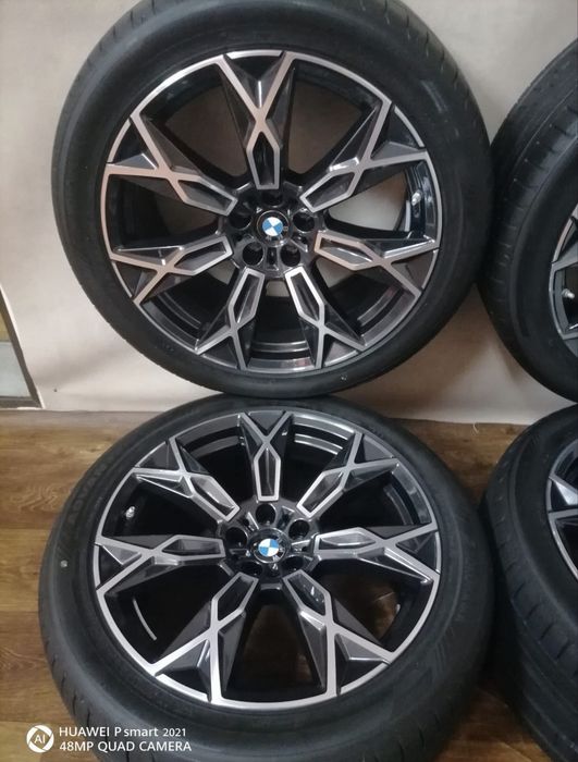 Jante BMW Seria 7 G70 pe 20 echipare vara