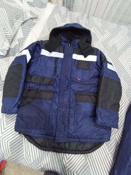 Зимняя спецодежда для отдыха и рыбалки.