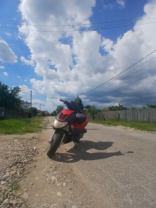 Vând sau schimb scuter kymco super 9 50cc