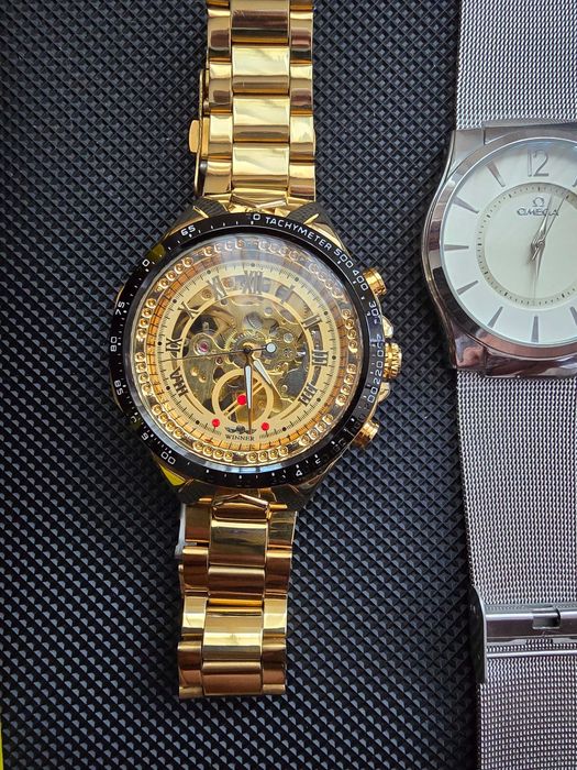 Часовници различни