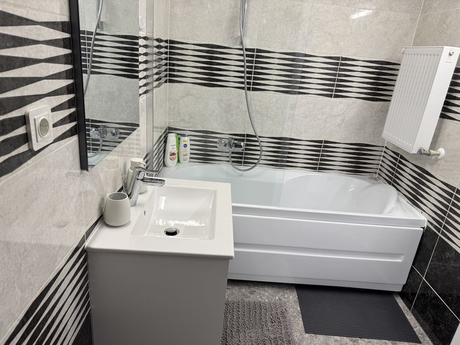 Apart 2 cam,88 mp otopeni, parcare, piscina,proprietar