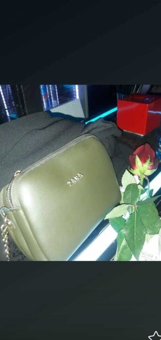 дамска чанта с регулируема дръжка