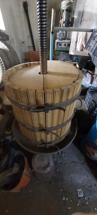 Teasc nou de vânzare