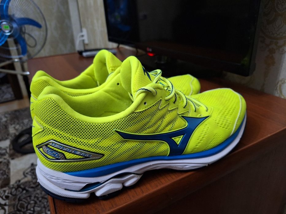 Кроссовки оригинал размер 45