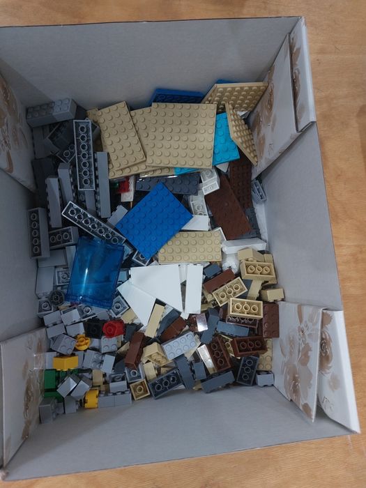 Продам оригинальные детали LEGO
