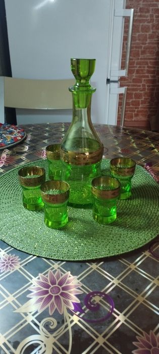 Графин и 6 стопок для крепких напитков.СССР.