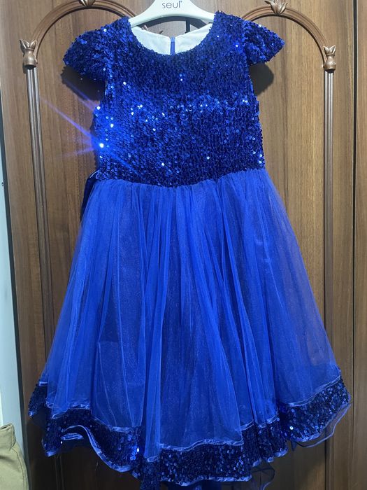 Праздничное нарядное платье девочки