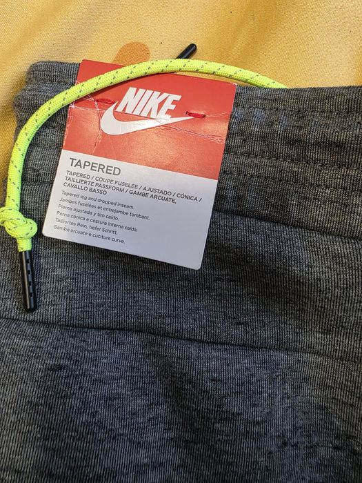 Nike Tech Fleece noi