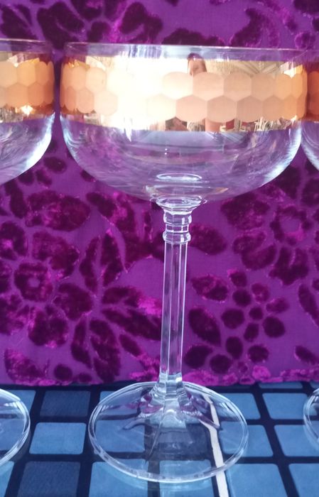 Привозной комплект - БОГЕМИЯ НОВЫЙ 5 шт -цена  65 у е. со скидкой!