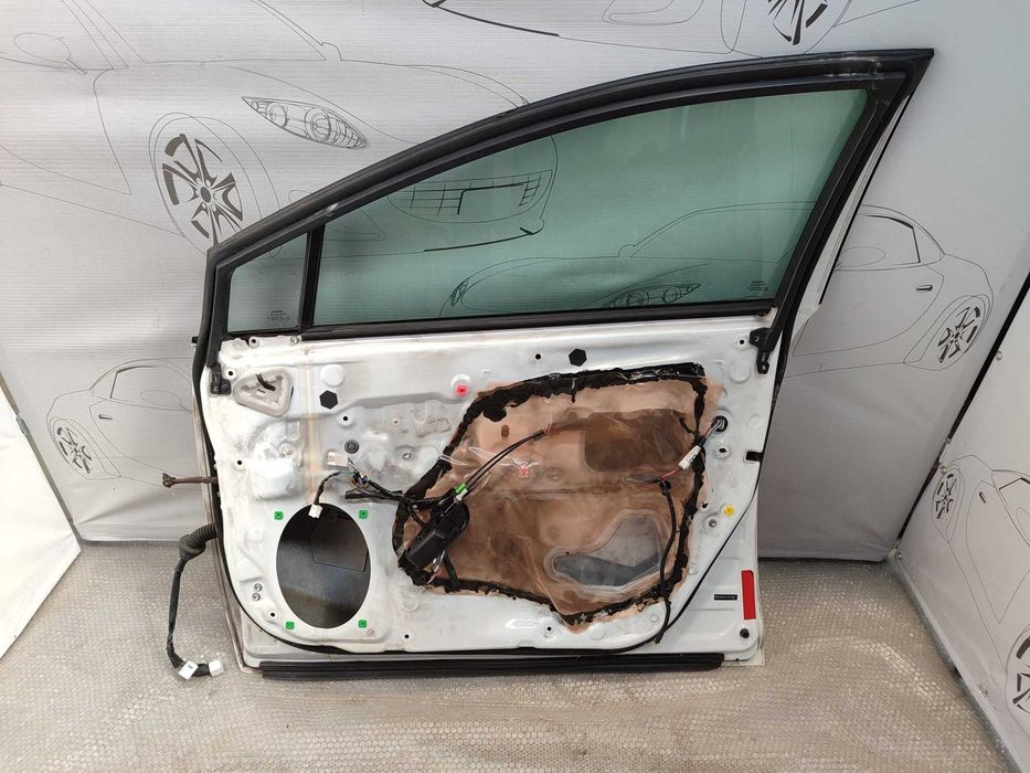 Ușă Față Dreapta Toyota Avensis T270 Sedan Alb Culoare 070 2015 / [2015-2018] / 6700105081 6700105071 (3A)