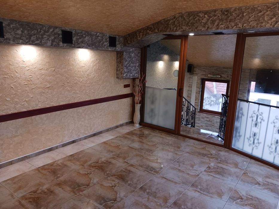 Дава се под наем Магазин в Велики Преслав - 50 кв.м за 331.5 € - Снимка #2