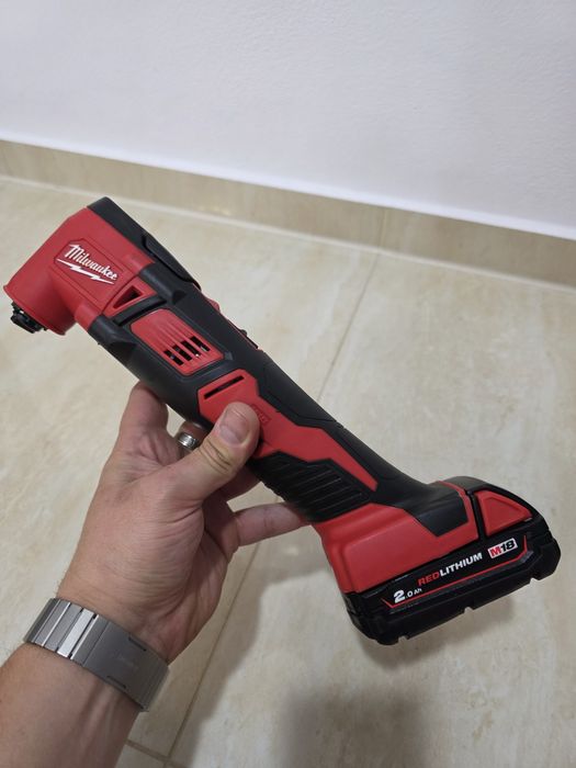 Multifuncțională multicuter Milwaukee M18 BMT