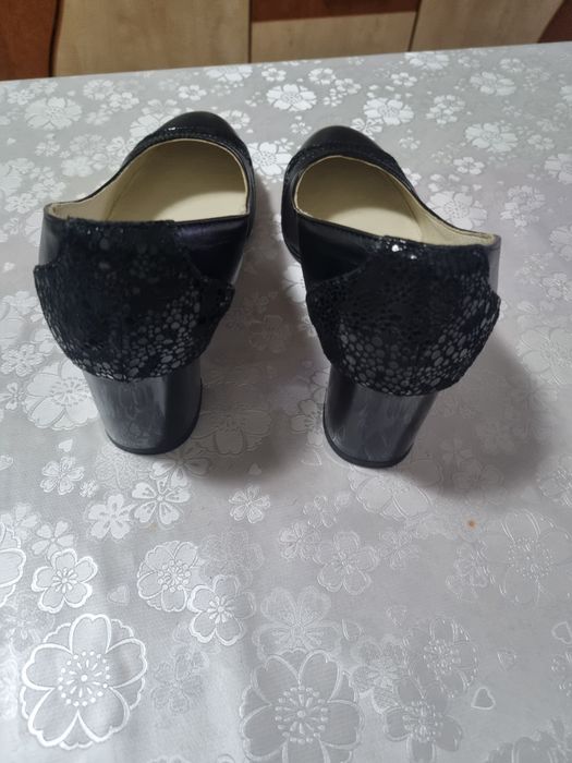 Pantofi piele noi