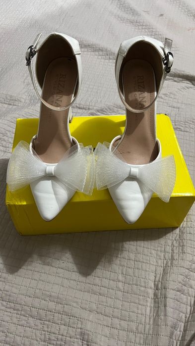 Каблук новая белая