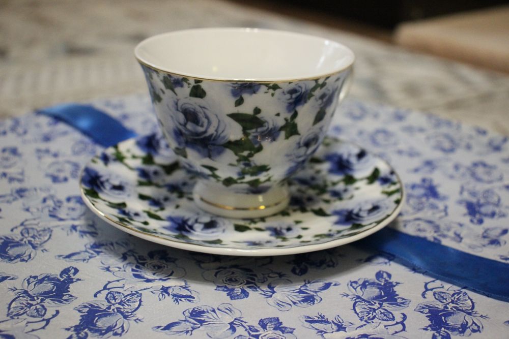 Продам Сервиз посуды