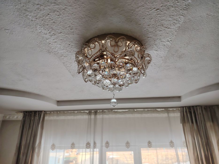 Люстры продам. Две шт.