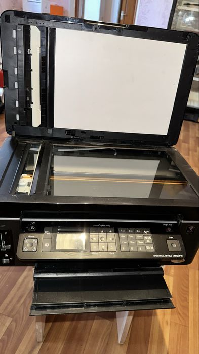 Цветной принтер EPSON продается. 20 000тг торг есть