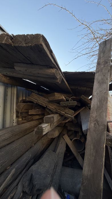 Бревна доски и прочий лесоматериал