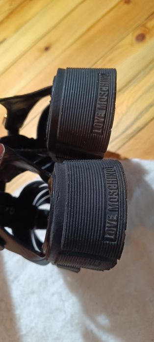 Moschino сандали..