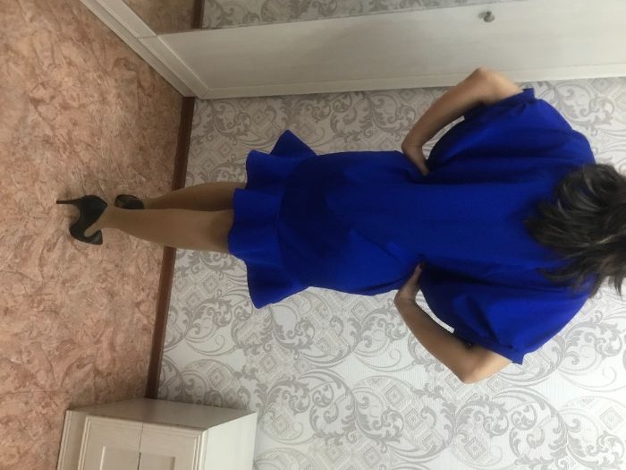 Интересное яркое платье