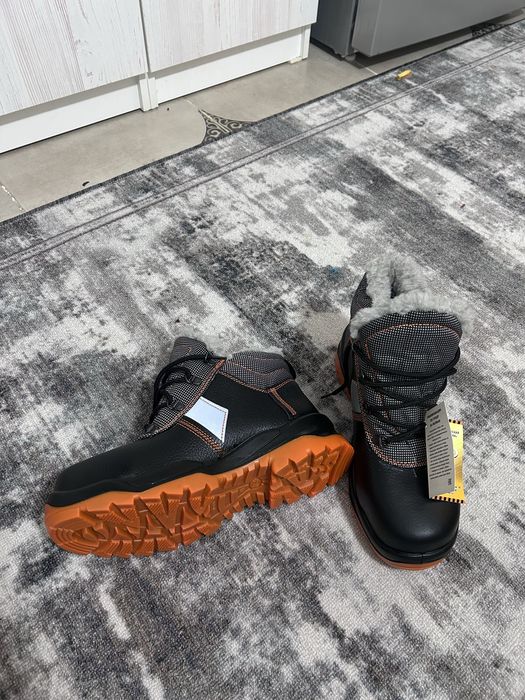 Одежда и обувь. Спецобувь