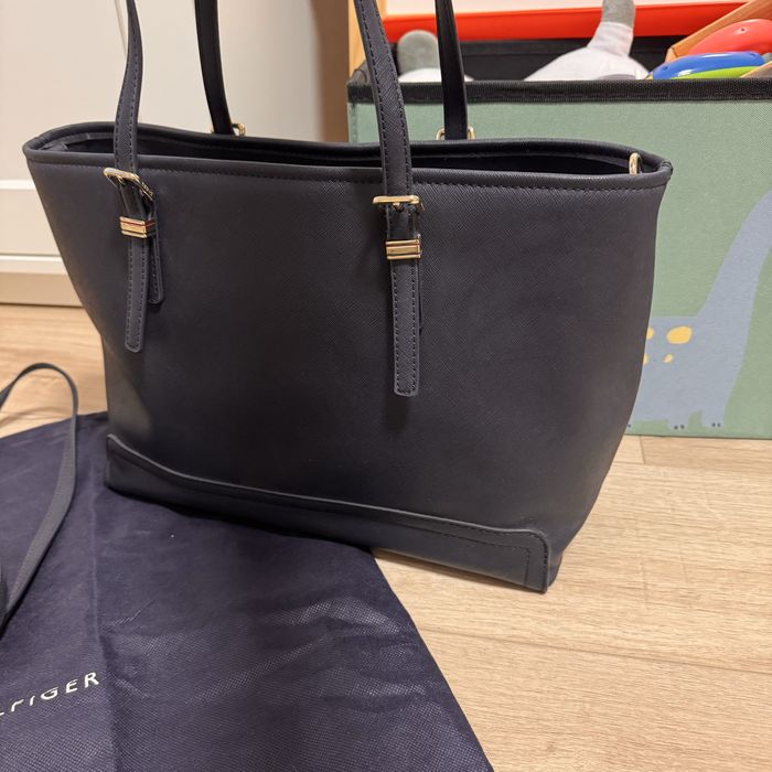 Tommy Hilfiger Дамска чанта AW0AW04547