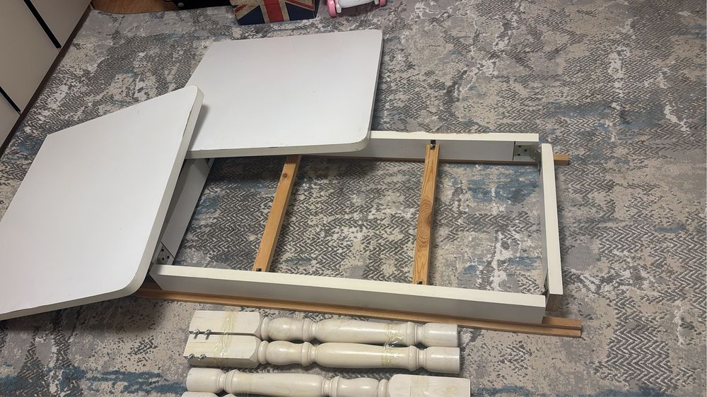 Продам стол гостиный.