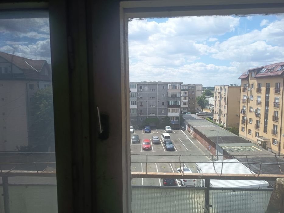 Vand apartament doua camere  Confecții