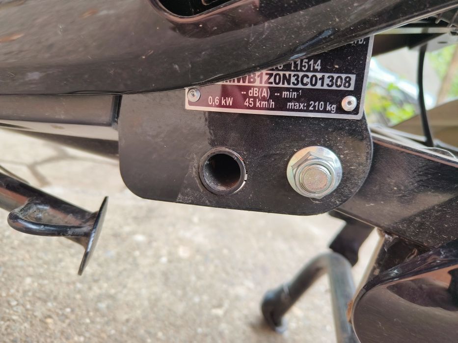 Scuter electric RKS R8 – 2022