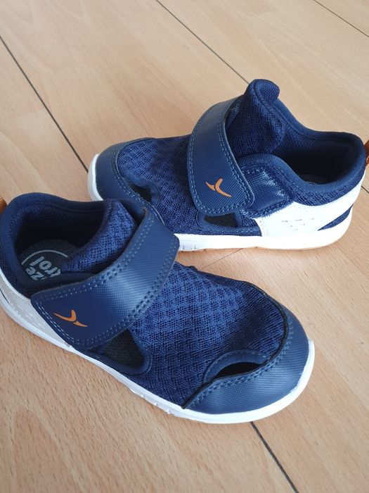 Pantofi decupați material textil marime 26