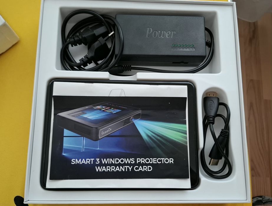 ExquizOn minipc cu touchscreen și Win10