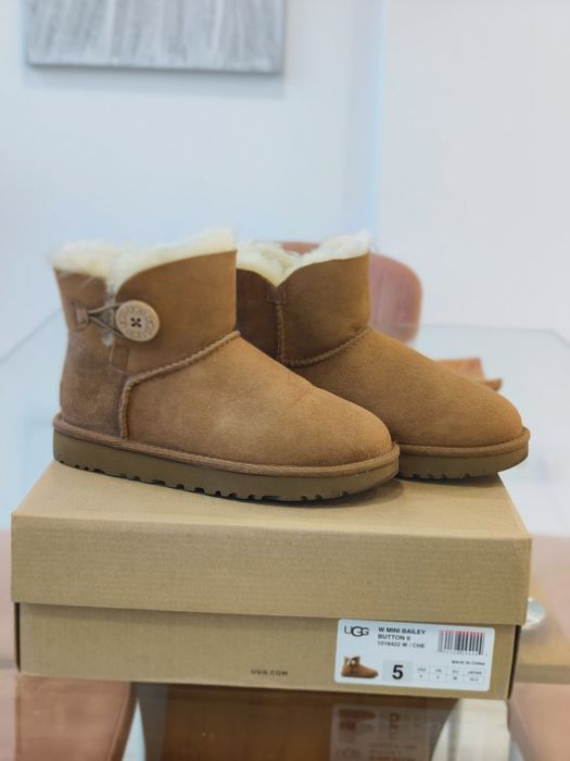 Cizme UGG Mini Bailey Button II