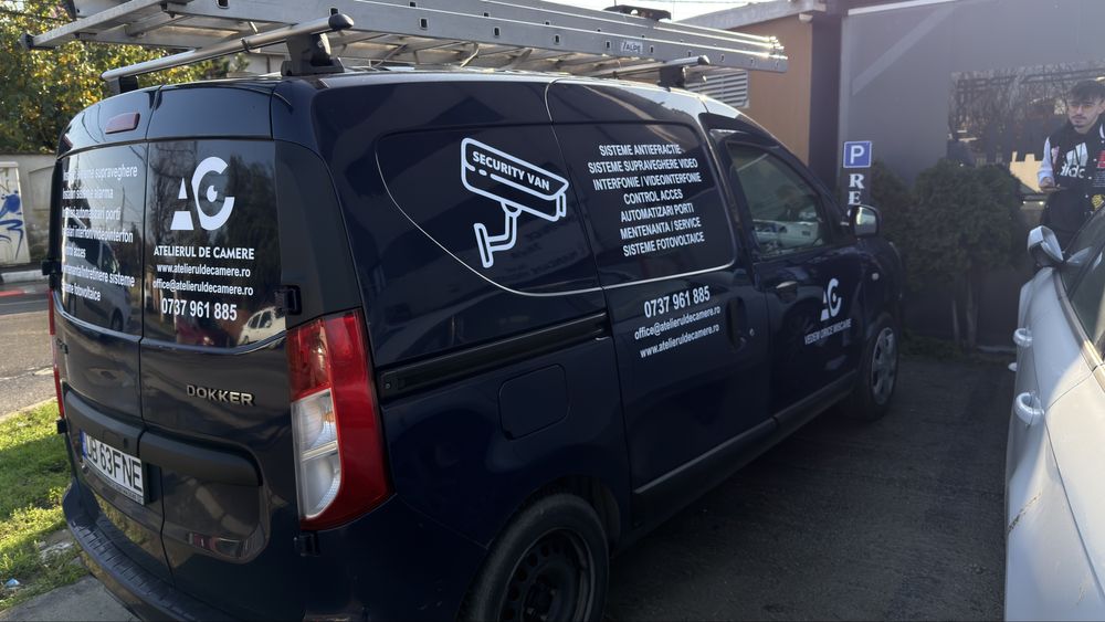 Pliante Flyere Carti de vizita Autocolante Stikere Colantari Benare