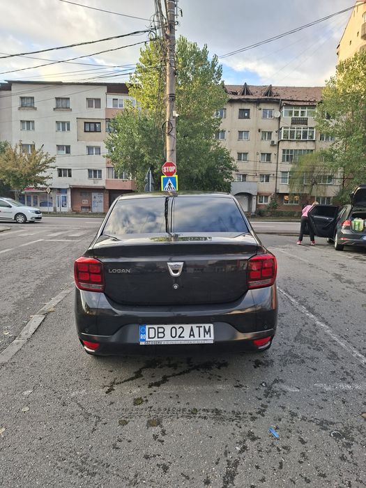 Vând Dacia Logan