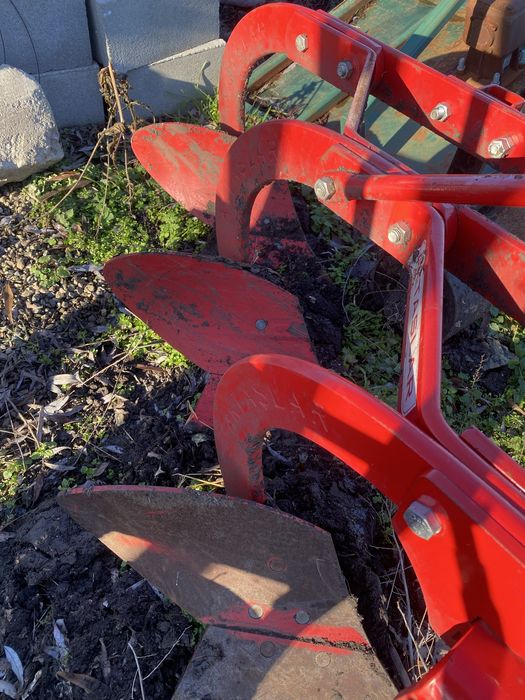Продавам турски плуг 3х20