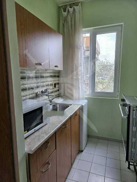 Дава се под наем Двустаен апартамент в Пловдив, Тракия - 38 кв.м за 298.86 € - Снимка #1