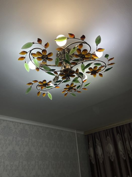 Продаю люстру