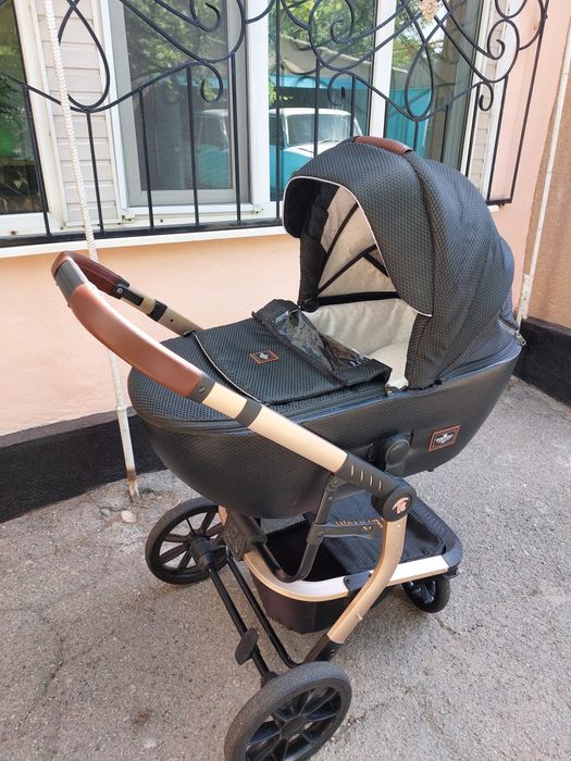 Продам коляску Teknum