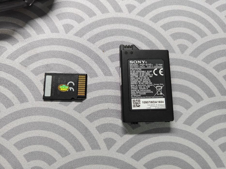 Psp 3000 в хорошем состоянии прошитая
