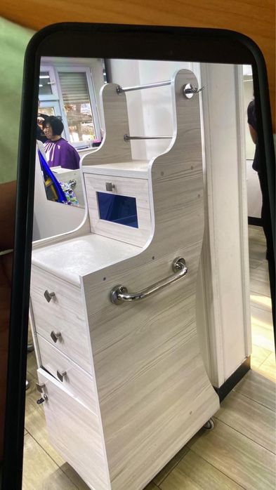 помощница для парихмахерской