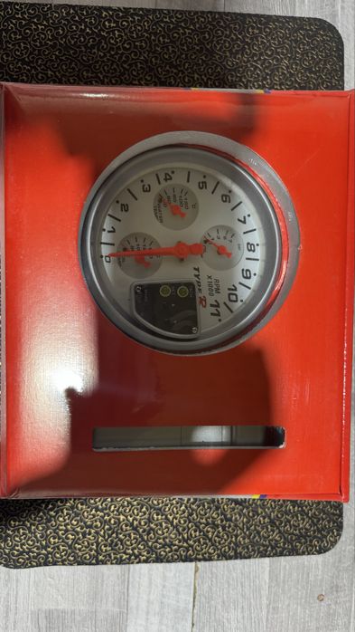 Тахометр на панель приборов новый 4в 1