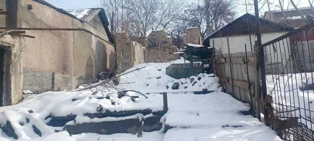 Yer uchastkasi sotiladi. Turar joy qurish uchun. Продается участок.