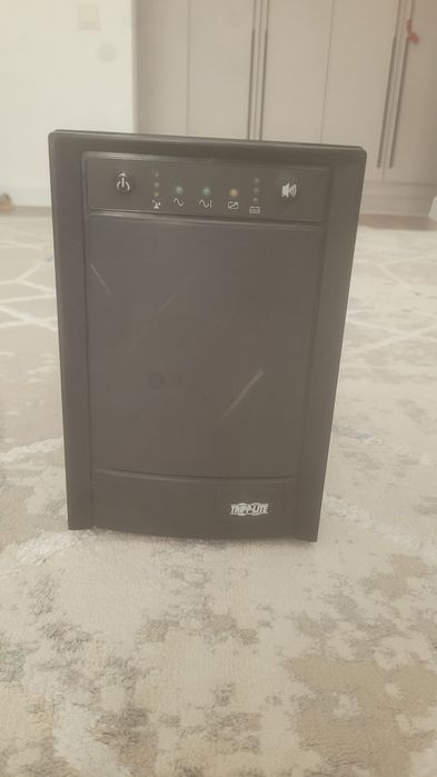 ИБП Tripp Lite SMX1050SLT