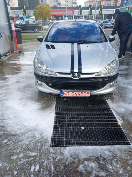Vând Peugeot 206cc
