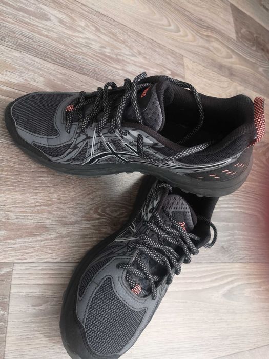 Кроссовки женские Asics