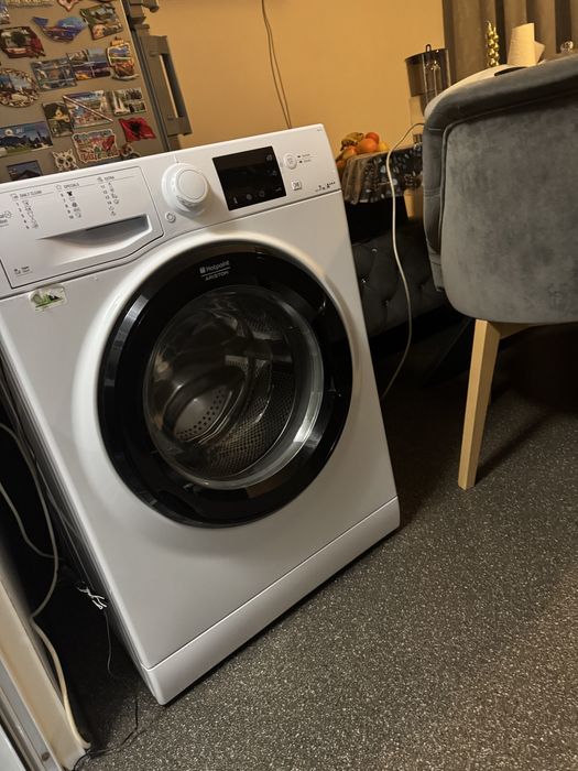 Пералня Ariston.